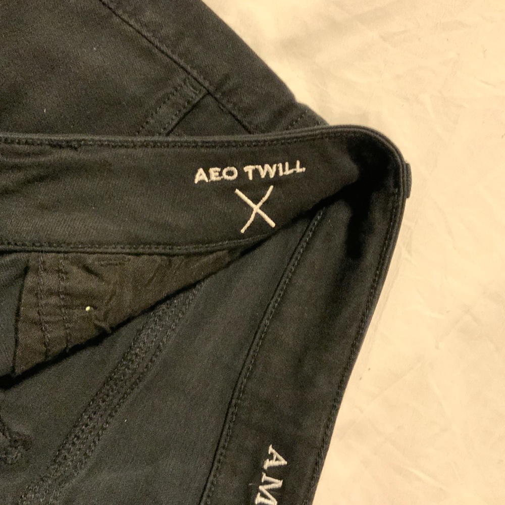 Women’s American Eagle Midi Jean Shorts - Picture 3 of 5